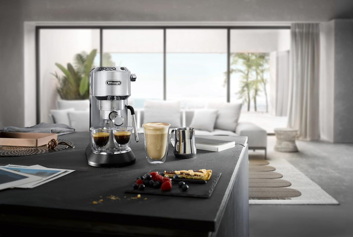De'Longhi Dedica Arte EC885.M, Traditional Barista Pump Espresso Machine, Manual Coffee Machine with My Latteart Steam Wand, Compact Design 15Cm Wide, Fit Mug up to 13Cm, Metal