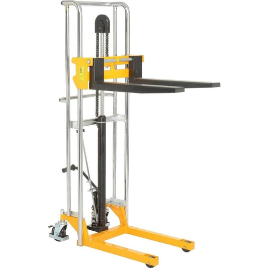 Global Industrial 988935 Manual Lift Stacker